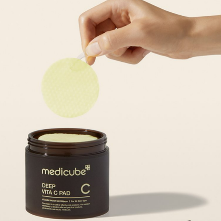 Medicube - Deep Vita C Pad - 70 szt. - Rozjaśniające Płatki Do Twarzy