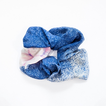 Jedwabna scrunchie BLUE - gumka do włosów - LeLov